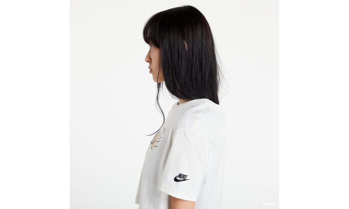 3 חולצת טי שירט לנשים נייקי Nike דגם Sportswear Cropped - צבע לבן
