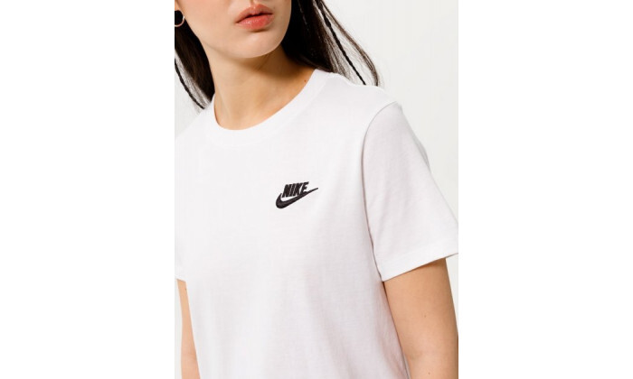 6 חולצת טי שירט לנשים נייקי Nike דגם Sportswear Club - צבע לבן