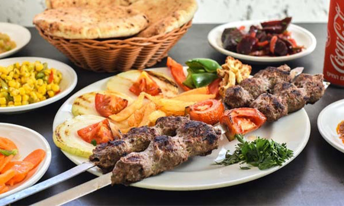 9 ארוחה זוגית במסעדת באשא, צומת מחניים