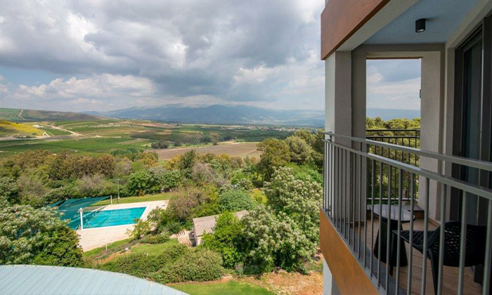 2 חופשה בצפון הירוק: שבת-ראשון במלון גלעדי לזוג - כולל שייט קיאקים