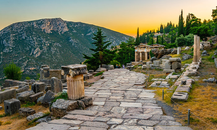 10 מאורגן ביוון, ממלכת האלים: 8 ימים ע"ב חצי פנסיון כולל סלוניקי ואתונה