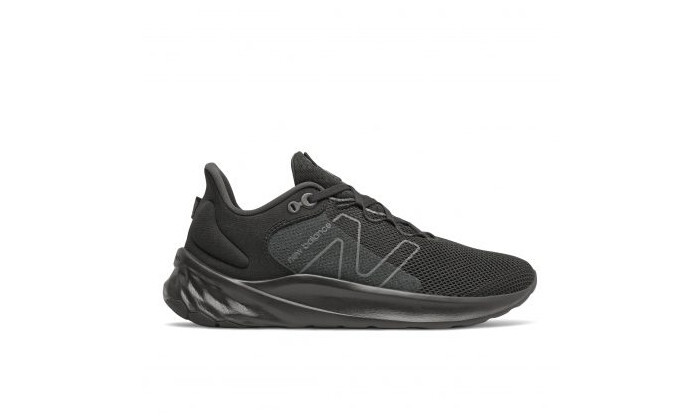 3 נעלי ריצה לגברים ניו באלנס New Balance דגם MROAV - שחור