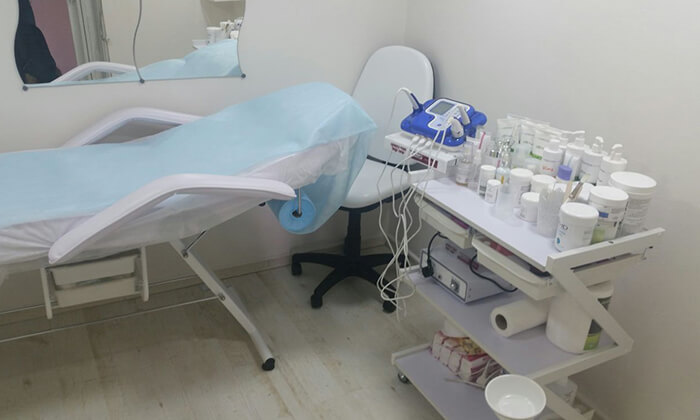 4 טיפולי פנים ואנטי אייג'ינג בקליניקת ריפרש, ירושלים
