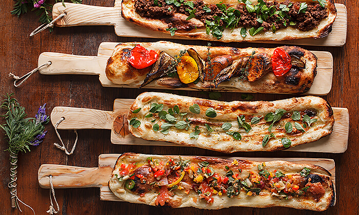 5 דיל חגיגת קיץ: ארוחה יוונית במסעדת מקום בלב, רעננה 