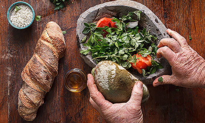 6 דיל חגיגת קיץ: ארוחה יוונית במסעדת מקום בלב, רעננה 