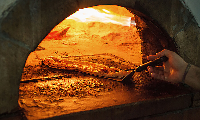 8 דיל חגיגת קיץ: ארוחה יוונית במסעדת מקום בלב, רעננה 