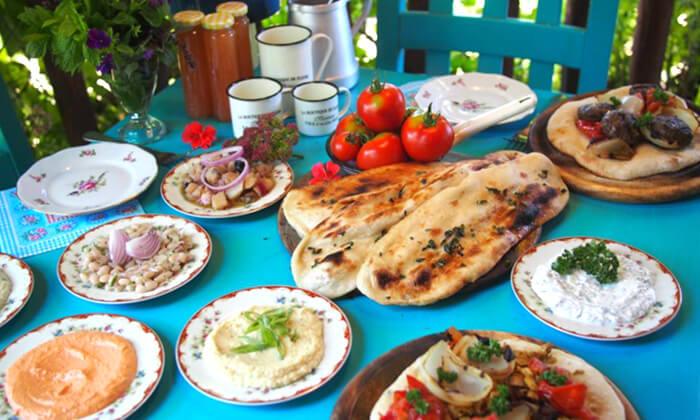 14 דיל חגיגת קיץ: ארוחה יוונית במסעדת מקום בלב, רעננה 