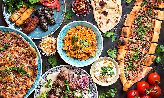 17 דיל חגיגת קיץ: ארוחה יוונית במסעדת מקום בלב, רעננה 