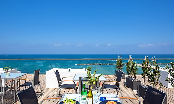5 ארוחת בראנץ' כשרה מול הים במרפסת מלון הילטון תל אביב