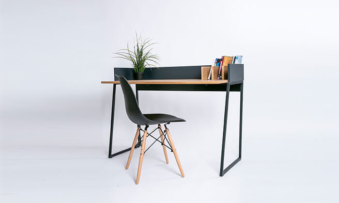 4 שולחן עבודה מעץ ומתכת