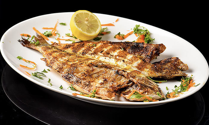 8 ארוחת דגים זוגית מפוארת במסעדת שוקי הדייג, בת ים