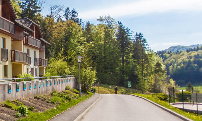 13 חופשה משפחתית בסלובניה: 7 לילות בכפר נופש עם פארק מים, כולל רכב וטיסות - קיץ