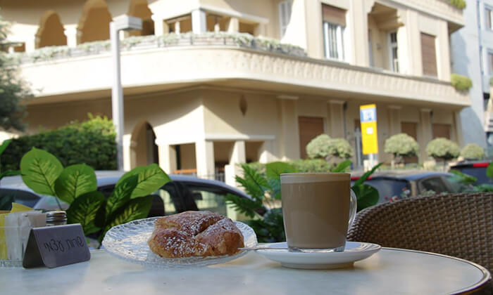 4 ארוחת בוקר בקפה בן עמי, תל אביב