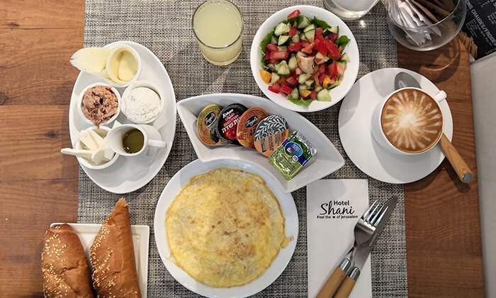 7 ארוחת בוקר בקפה פרנץ' סטייל הכשר, מלון שני ירושלים