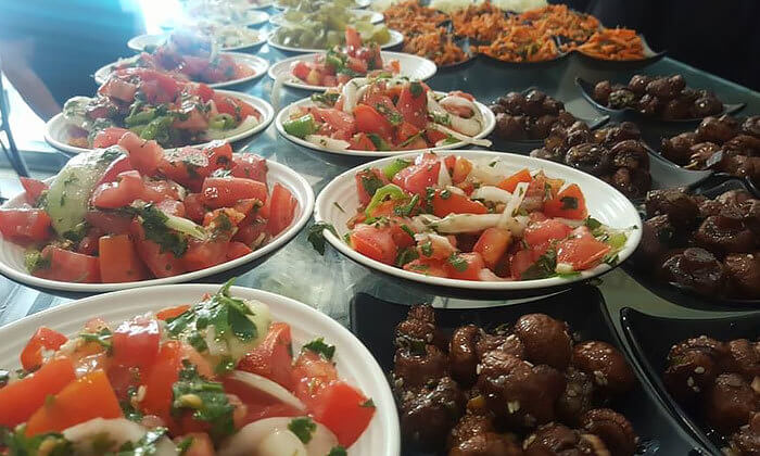 4 ארוחת חומוס בשר במסעדת הקצבים הכשרה בשוק מחנה יהודה, ירושלים