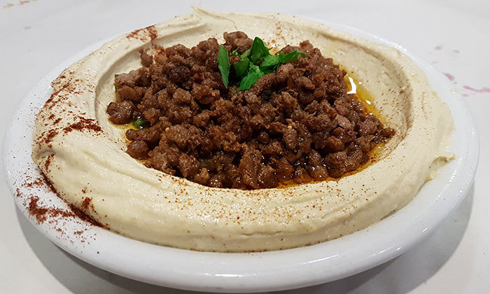 5 ארוחת חומוס בשר במסעדת הקצבים הכשרה בשוק מחנה יהודה, ירושלים