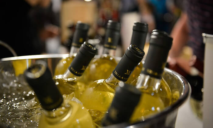 5 פסטיבל היין של ישראל במתחם התחנה -  כרטיס הכולל סדנת יין וטעימות ללא הגבלה 