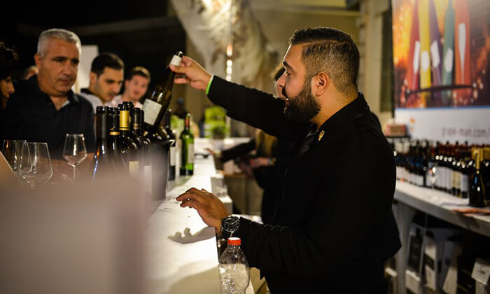 11 פסטיבל היין של ישראל במתחם התחנה -  כרטיס הכולל סדנת יין וטעימות ללא הגבלה 