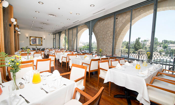 8 דיל ל-24 שעות: ארוחה זוגית במסעדת מונטיפיורי הכשרה, ירושלים