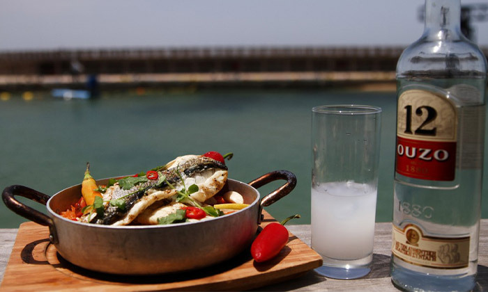11 דיל ל-48 שעות: ארוחה זוגית במסעדת בני הדייג נמל ת"א - כולל עיקריות, קינוח, יין ועוד