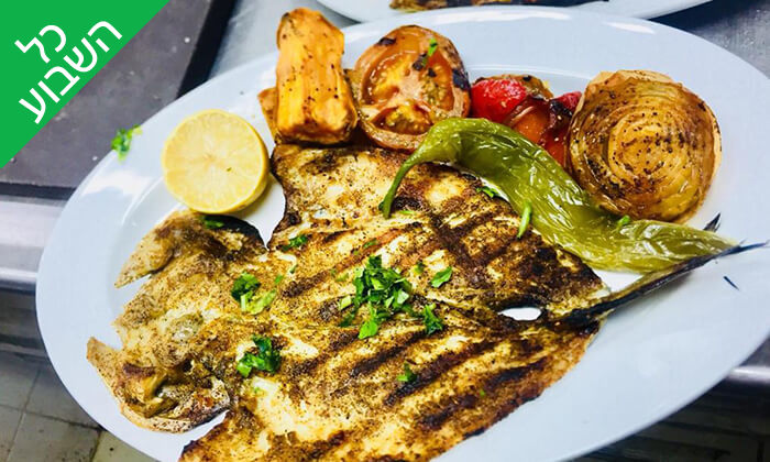 2 ארוחת דגים זוגית במסעדת קאזה ביץ', טיילת בת ים