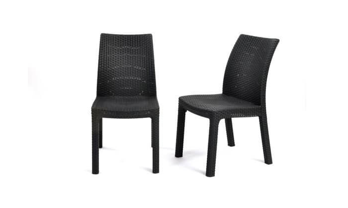 5 כתר: זוג כסאות רטאן ארוגים