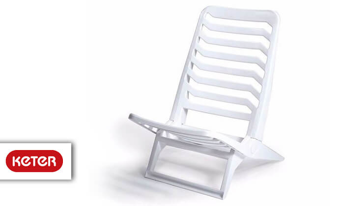1 כתר: שישיית כסאות פלסטיק לים