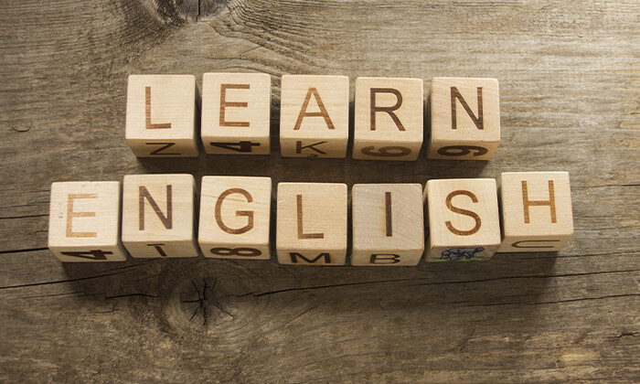 3 קורס אנגלית מדוברת או עסקית בביה"ס לשפות בלומסברי, רחובות