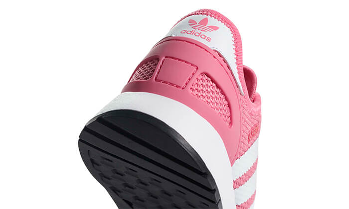 5 נעלי סניקרס לנשים adidas