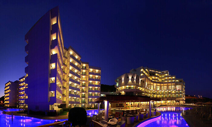 3 חופשה על חוף הים: 3/4 לילות במלון 5 כוכבים Elysium ע"ב חצי פנסיון - גם בשבועות