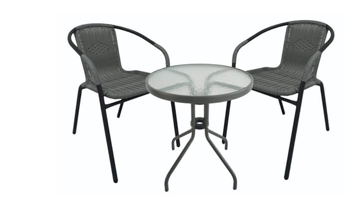 2 פינת ישיבה לגינה - שולחן זכוכית ו-2 כיסאות ראטן
