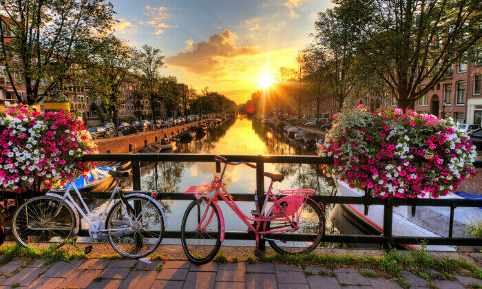 8 סופ"ש באמסטרדם - שייט בתעלות, שופינג בפריימרק, טיולי אופניים ועוד