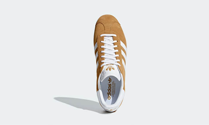 11 נעלי סניקרס אדידס adidas 