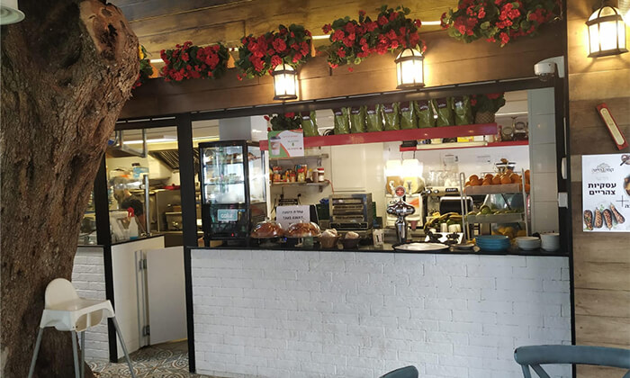 4 קפה היינה בכיכר היינה, חיפה - ארוחת בוקר זוגית