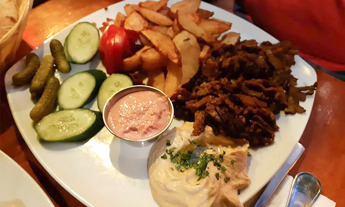7 ארוחה זוגית טבעונית כולל קינוח בבר-מסעדה ALF, חיפה
