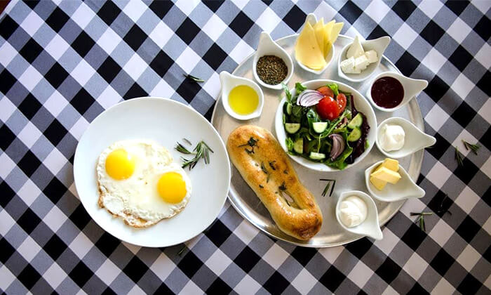 4 ארוחת בוקר זוגית במסעדת מנצ'ס - המושבה הגרמנית, חיפה