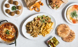 ארוחה זוגית במסעדת חומוס פלוס