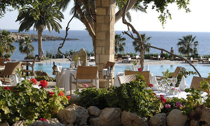 7 יולי בקפריסין - שמש, ים ומלון 5* עם מגלשות מים