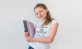 חולצת טי לילדים בהדפס קורונה