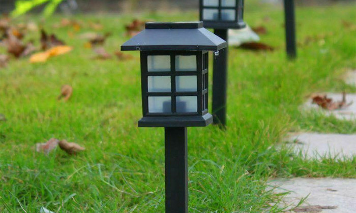 7 מנורות תאורה סולארית לגינה ולמרפסת