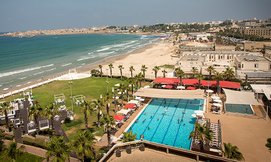 חופשה משפחתית במלון חוף התמרים