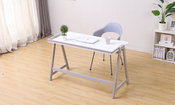 6 שולחן עבודה עם רגלי מתכת