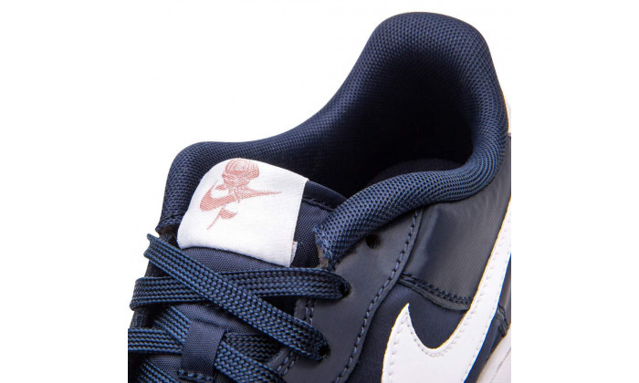 8 נעלי סניקרס נייקי לנשים ונוער Nike