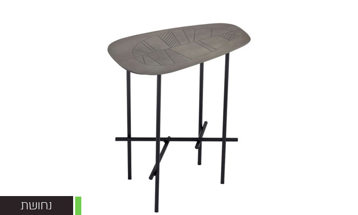 3 ביתילי: שולחן צד בעל חריטות ייחודיות 