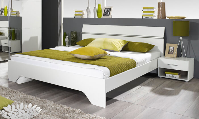 6 שמרת הזורע: מיטה זוגית עם זוג שידות לילה, אפשרות להוספת מזרן