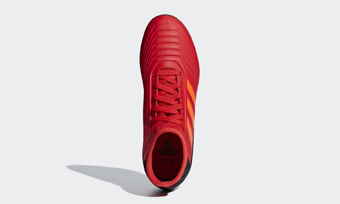 10 נעלי כדורגל לילדים ונוער אדידס adidas