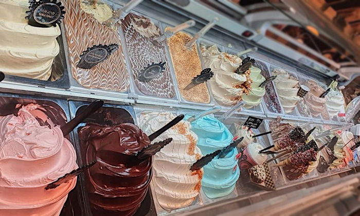 3 קילו גלידה בטייק אוויי מג'לטו פקטורי בשרונה מרקט, תל אביב