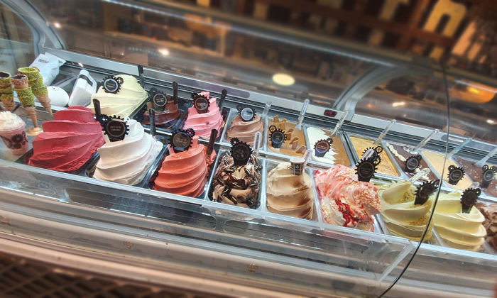 4 קילו גלידה בטייק אוויי מג'לטו פקטורי בשרונה מרקט, תל אביב