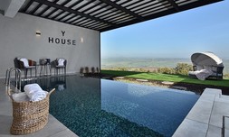 לילה בסוויטת Y HOUSE היוקרתית