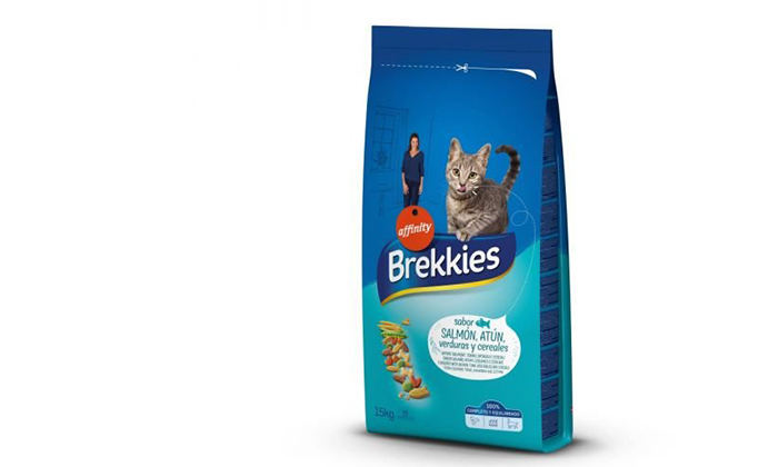 3 שק 15 ק"ג מזון חתולים Brekkies על בסיס סלמון